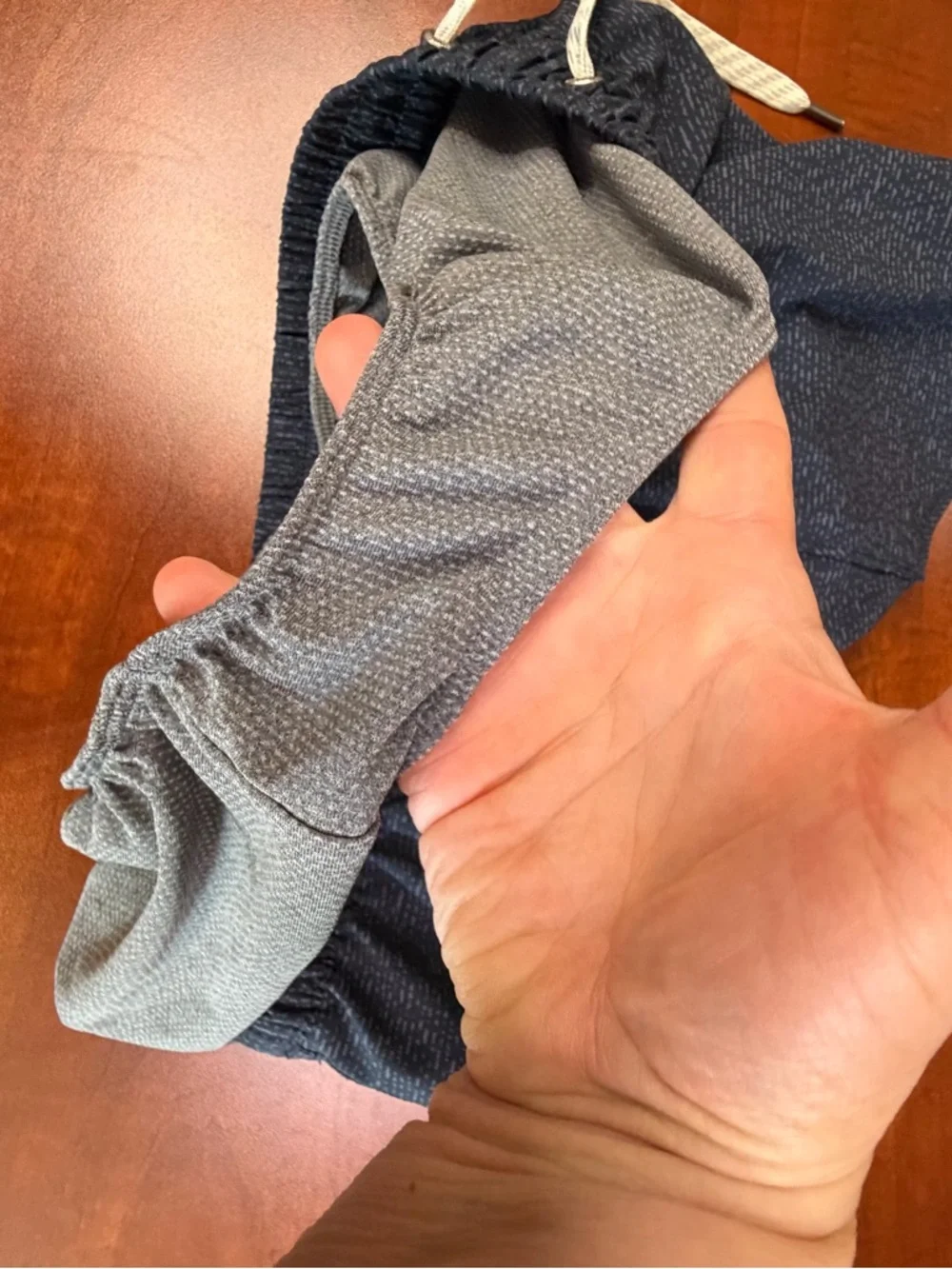 Vuori Med Clementine Short 2.0. Azure Dashed Lines - Picture 8 of 9